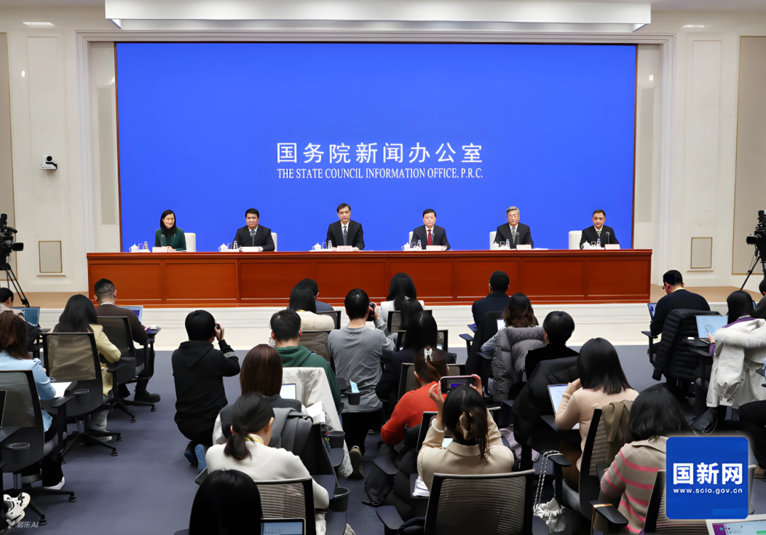 循環(huán)經(jīng)濟(jì)再迎政策東風(fēng)：廢舊電池、光伏板、風(fēng)電設(shè)備回收成新焦點(diǎn)